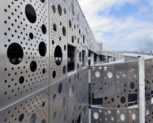 幕墙铝单板的质量和厚度有关吗？